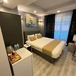 White Palace Halic 아파트호텔 4*