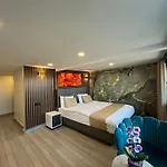 Lejlighedshotel White Palace Halic 4*